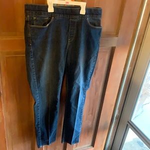 Size 14 Levi’s pull on jeans